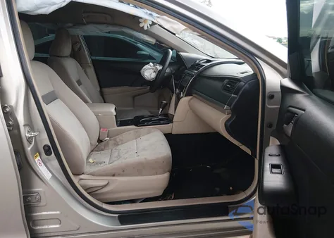 2014 Toyota Camry Le z USA, uszkodzony, nr VIN 4T1BF1FK3EU847421